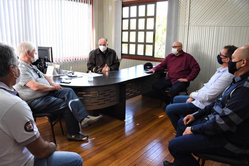 Presidente Carlos Alberto Machado recebe assessor da Casa Civil, Roney Lazzari